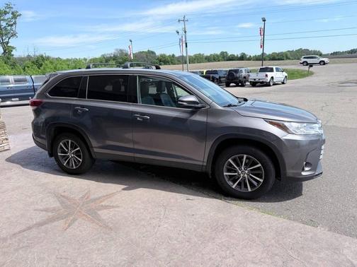 Predawn Gray Mica 2019 Toyota Highlander XLE