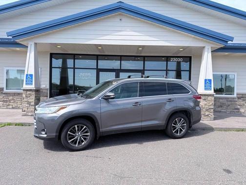 Predawn Gray Mica 2019 Toyota Highlander XLE