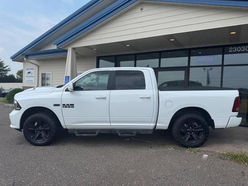 2018 RAM 1500 Night Crew Cab 4x4 5'7' Box