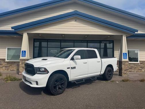2018 RAM 1500 Night Crew Cab 4x4 5'7' Box