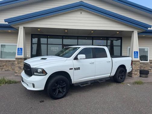 2018 RAM 1500 Night Crew Cab 4x4 5'7' Box