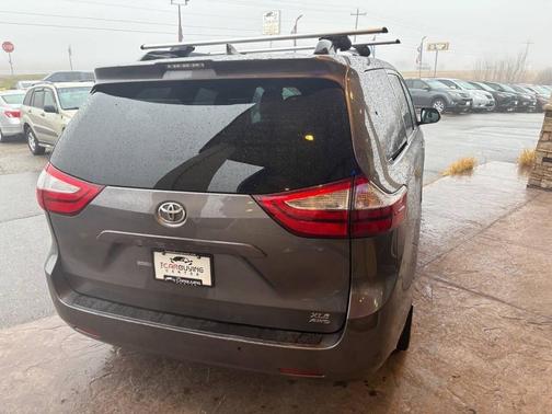 2018 Toyota Sienna XLE Premium