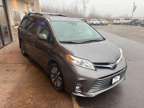 2018 Toyota Sienna XLE Premium