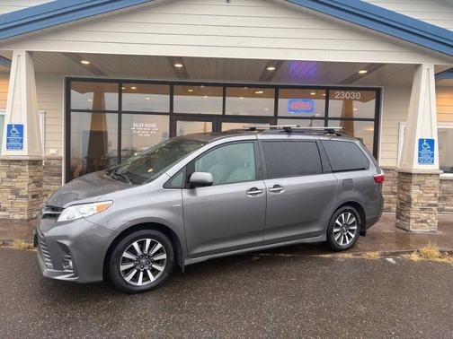 2018 Toyota Sienna XLE Premium