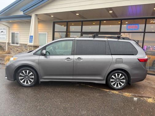 2018 Toyota Sienna XLE Premium