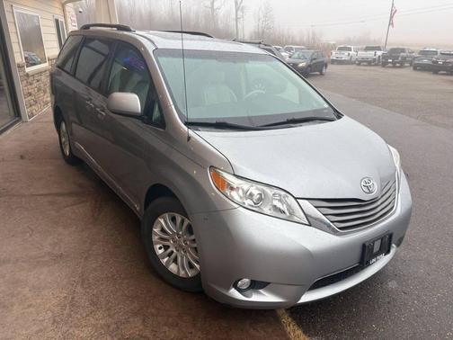 2011 Toyota Sienna XLE