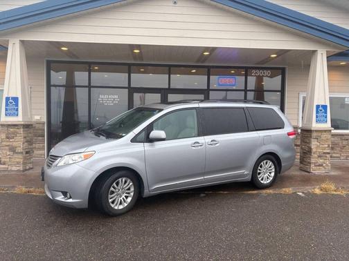 2011 Toyota Sienna XLE