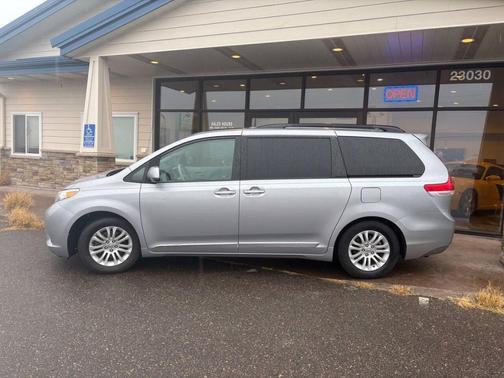 2011 Toyota Sienna XLE