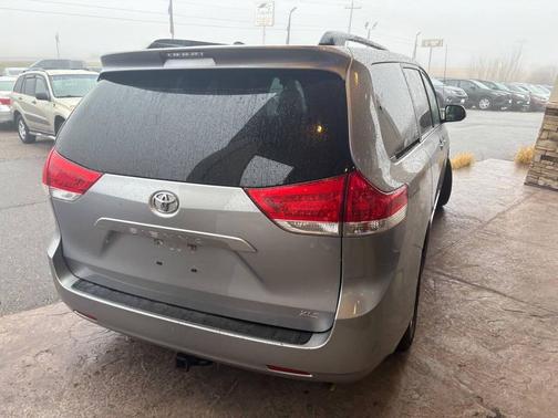 2011 Toyota Sienna XLE