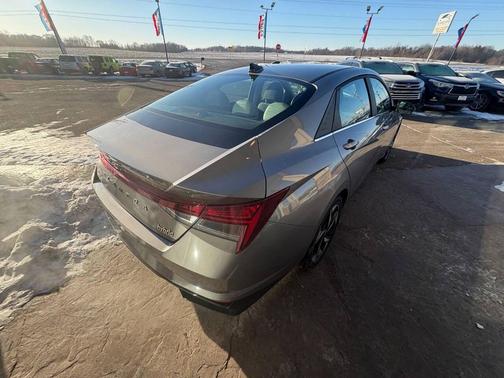 2023 Hyundai ELANTRA HEV Limited