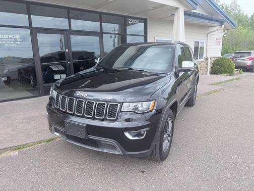 Diamond Black Crystal Pearlcoat 2018 Jeep Grand Cherokee Limited