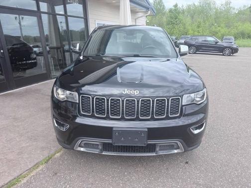 Diamond Black Crystal Pearlcoat 2018 Jeep Grand Cherokee Limited