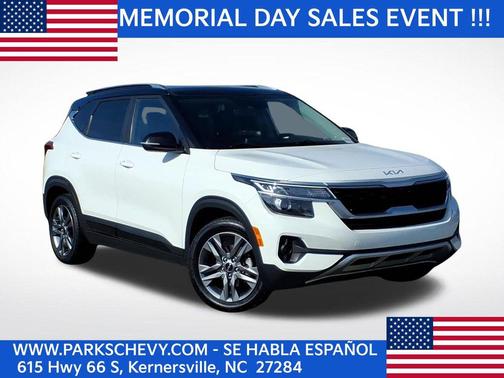 Clear White/Black Roof 2022 Kia Seltos S