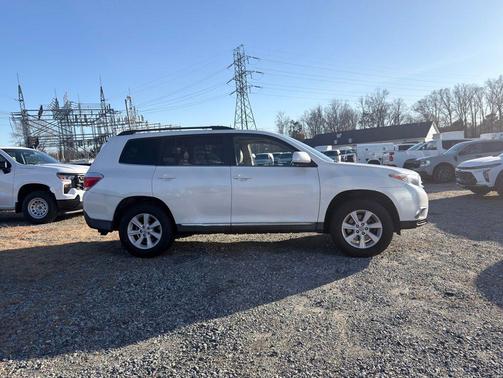 2013 Toyota Highlander SE