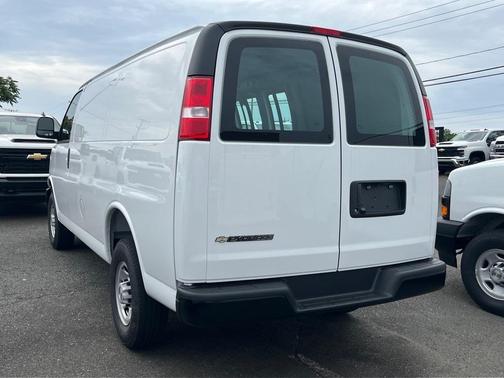 2025 Chevrolet Express 2500 RWD 2500 Regular Wheelbase WT