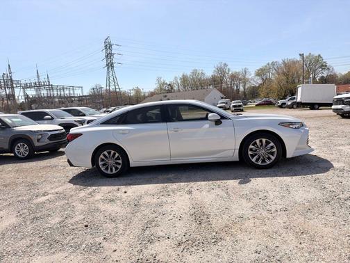 Wind Chill Pearl 2021 Toyota Avalon XLE