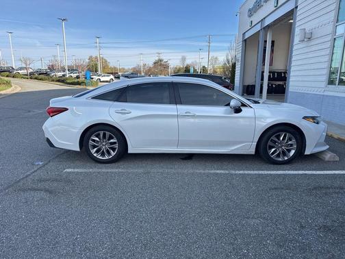 Wind Chill Pearl 2021 Toyota Avalon XLE