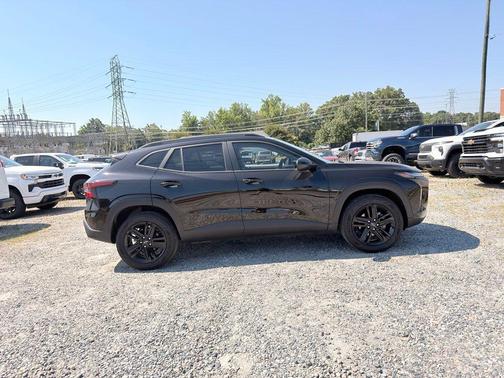 Mosaic Black Metallic 2025 Chevrolet Trax FWD ACTIV