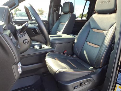 2023 GMC Yukon XL 4WD AT4