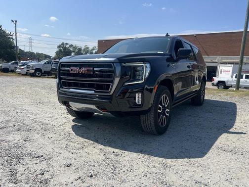 2023 GMC Yukon XL 4WD AT4