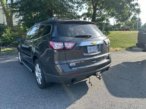 Tungsten Metallic 2017 Chevrolet Traverse Premier