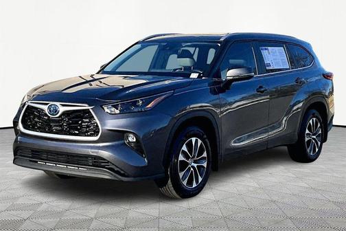 2023 Toyota Highlander Hybrid XLE