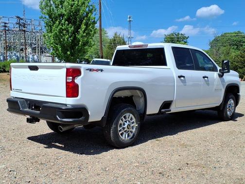 Summit White 2026 Chevrolet Silverado 2500 WT
