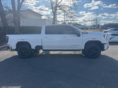 2024 GMC Sierra 2500 AT4