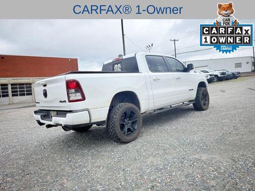 Bright White Clearcoat 2021 RAM 1500 Big Horn/Lone Star