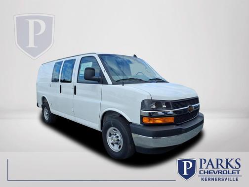 2025 Chevrolet Express 2500 RWD 2500 Regular Wheelbase WT