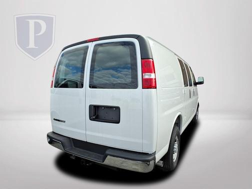 2025 Chevrolet Express 2500 RWD 2500 Regular Wheelbase WT