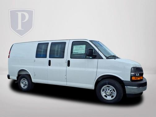 2025 Chevrolet Express 2500 RWD 2500 Regular Wheelbase WT