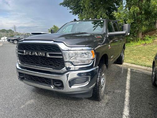 Granite Crystal Metallic Clearcoat 2022 RAM 2500 Tradesman Crew Cab 4x4 6'4' Box