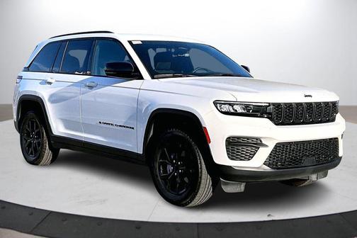 Bright White Clearcoat 2025 Jeep Grand Cherokee Altitude