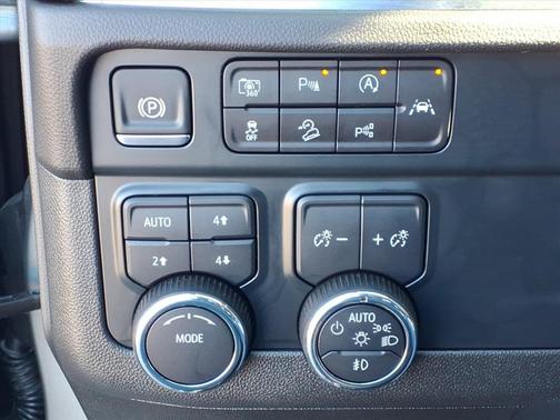 2025 Chevrolet Suburban 4WD Z71