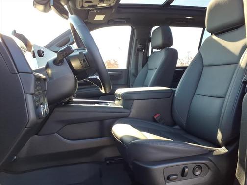 2025 Chevrolet Suburban 4WD Z71