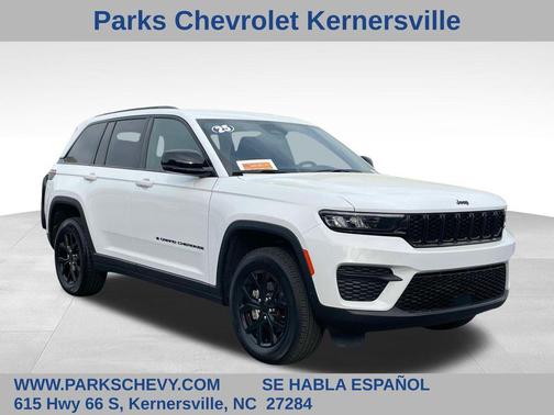 Bright White Clearcoat 2025 Jeep Grand Cherokee Altitude