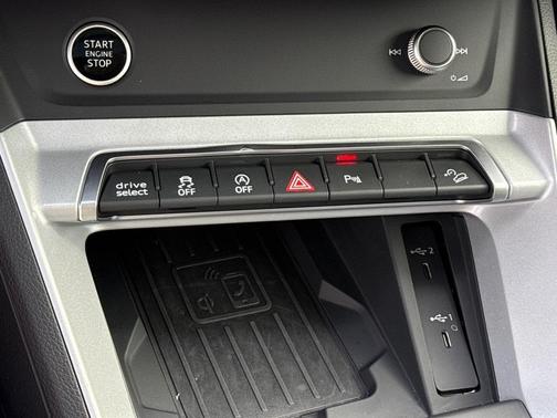 2024 Audi Q3 Premium 45 TFSI S line quattro Tiptronic