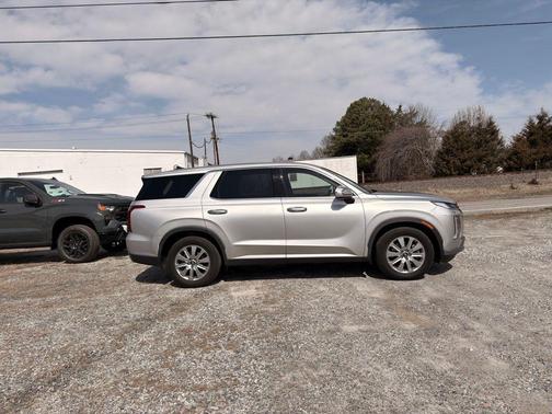 2023 Hyundai PALISADE SE