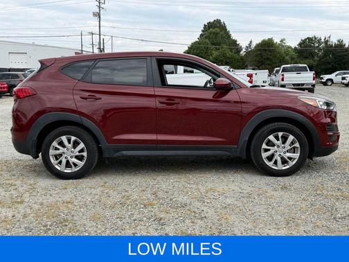 Gemstone Red 2019 Hyundai TUCSON SE