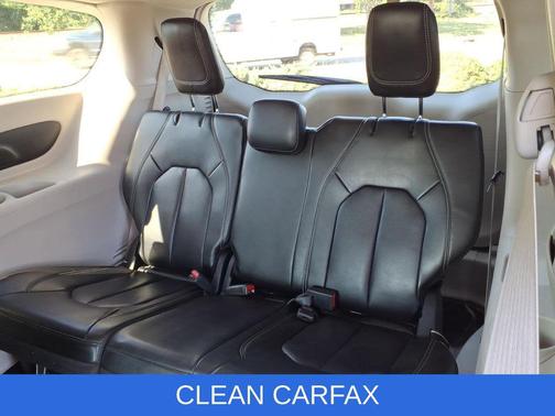 Bright White Clearcoat 2023 Chrysler Pacifica Touring L