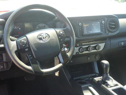 Barcelona Red Metallic 2018 Toyota Tacoma SR
