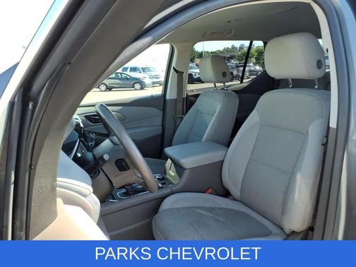 Satin Steel Metallic 2019 Chevrolet Traverse LT Cloth