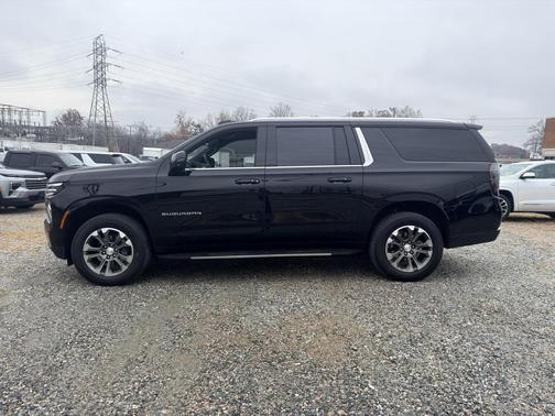2025 Chevrolet Suburban LT