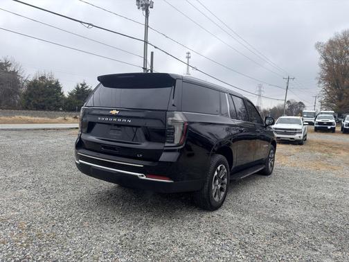 2025 Chevrolet Suburban LT