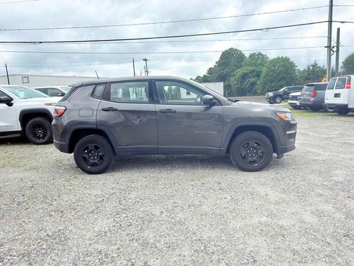 Granite Crystal Metallic Clearcoat 2018 Jeep Compass Sport