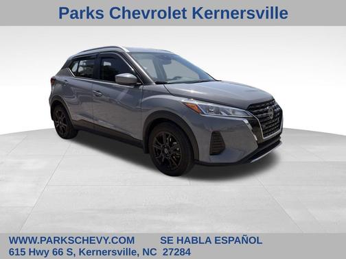 Boulder Gray Pearl 2023 Nissan Kicks SV