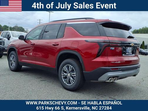 Radiant Red Tintcoat 2026 Chevrolet Traverse LT