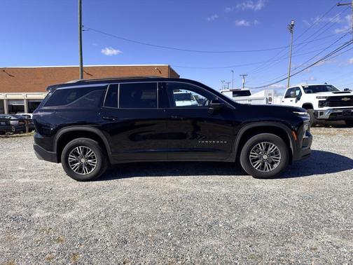 2024 Chevrolet Traverse LT