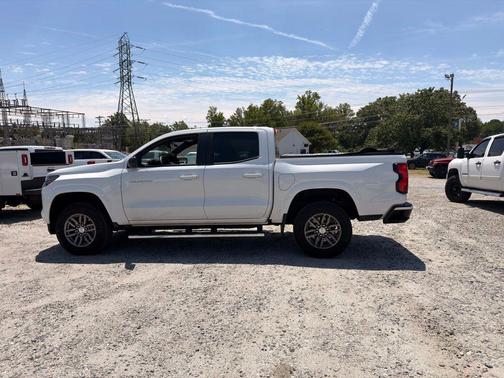 Summit White 2024 Chevrolet Colorado LT
